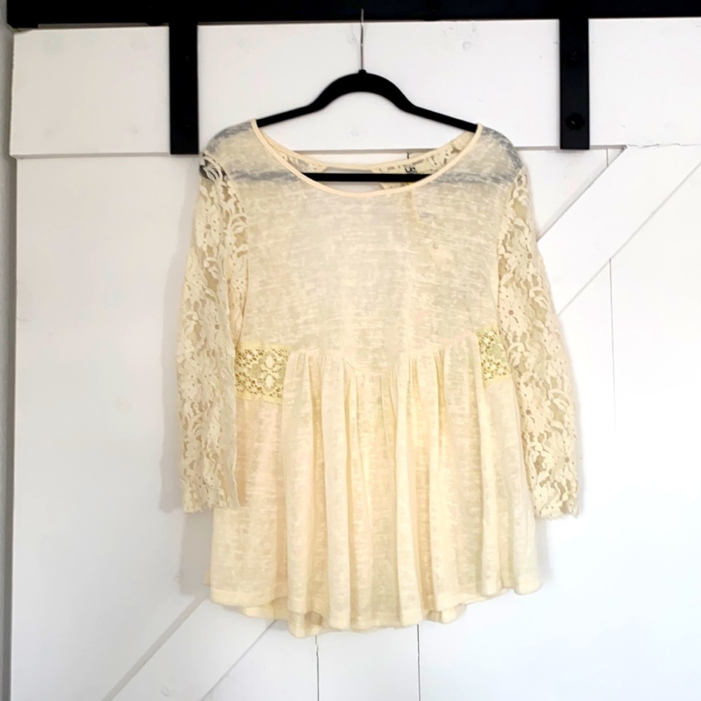 NWT Cream, long sleeved lace, babydoll top. Size L